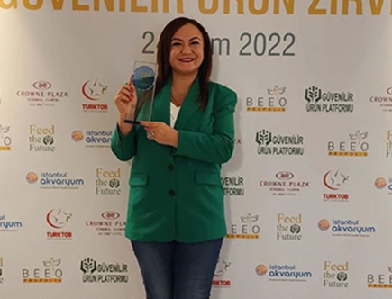 Nalan KURT 'un Ödülleri. üvenilir Ürün Platformu öncülüğünde İstanbul'da düzenlenen Güvenilir Ürün Zirvesi'ne katıldık.