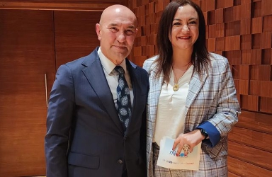 Nalan KURT 'un Kaleminden. İzmir Büyükşehir Belediye Başkanı Sayın Tunç Soyer ile tanıştık.