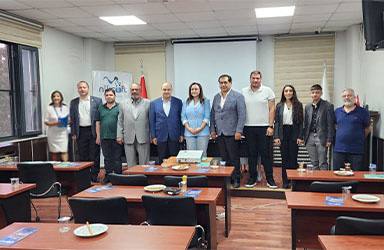 Nalan KURT 'un Kaleminden. Nizip Ticaret Borsası ve Nlk Software İş Birliği İle Dijitaleşme ve E-Ticaret Konulu Seminer Başlığıyla Memo Haberde Yer Aldık