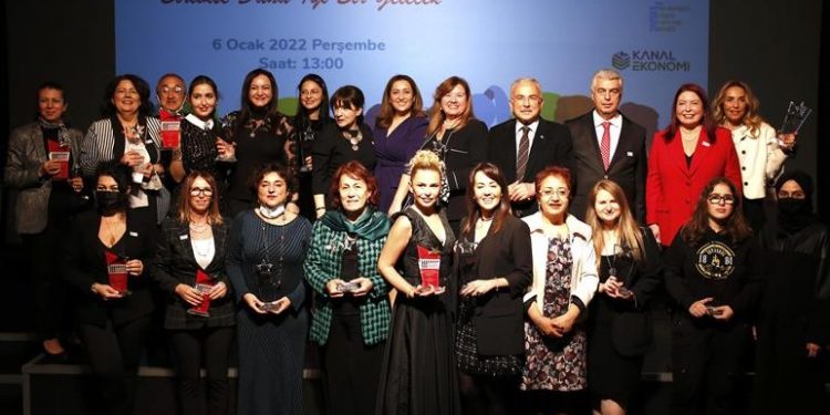 Teknoloji İle Fark Yaratan Kadın Ödülü